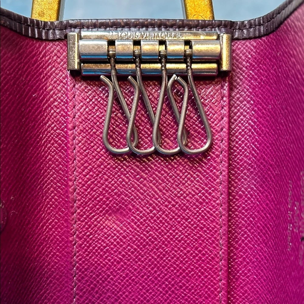 Louis Vuitton Rare Purple Epi Leather Key Holder With Cyan leather Interior - Picture 5 of 10